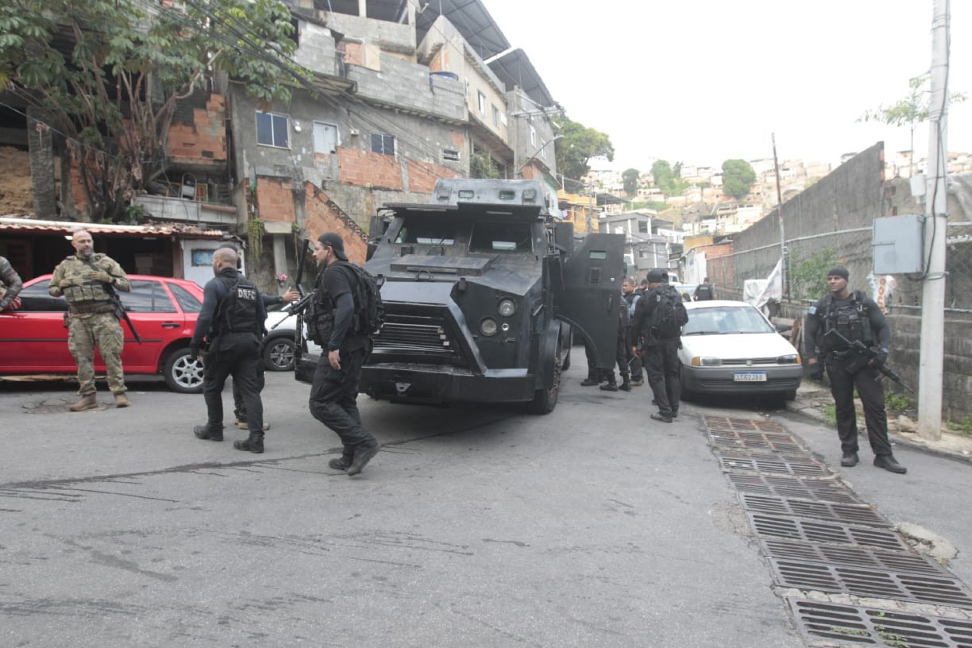 Policiais civis atuam no Morro do Fallet durante operação contra o Comando Vermelho - Reginaldo Pimenta/Agência O DIA