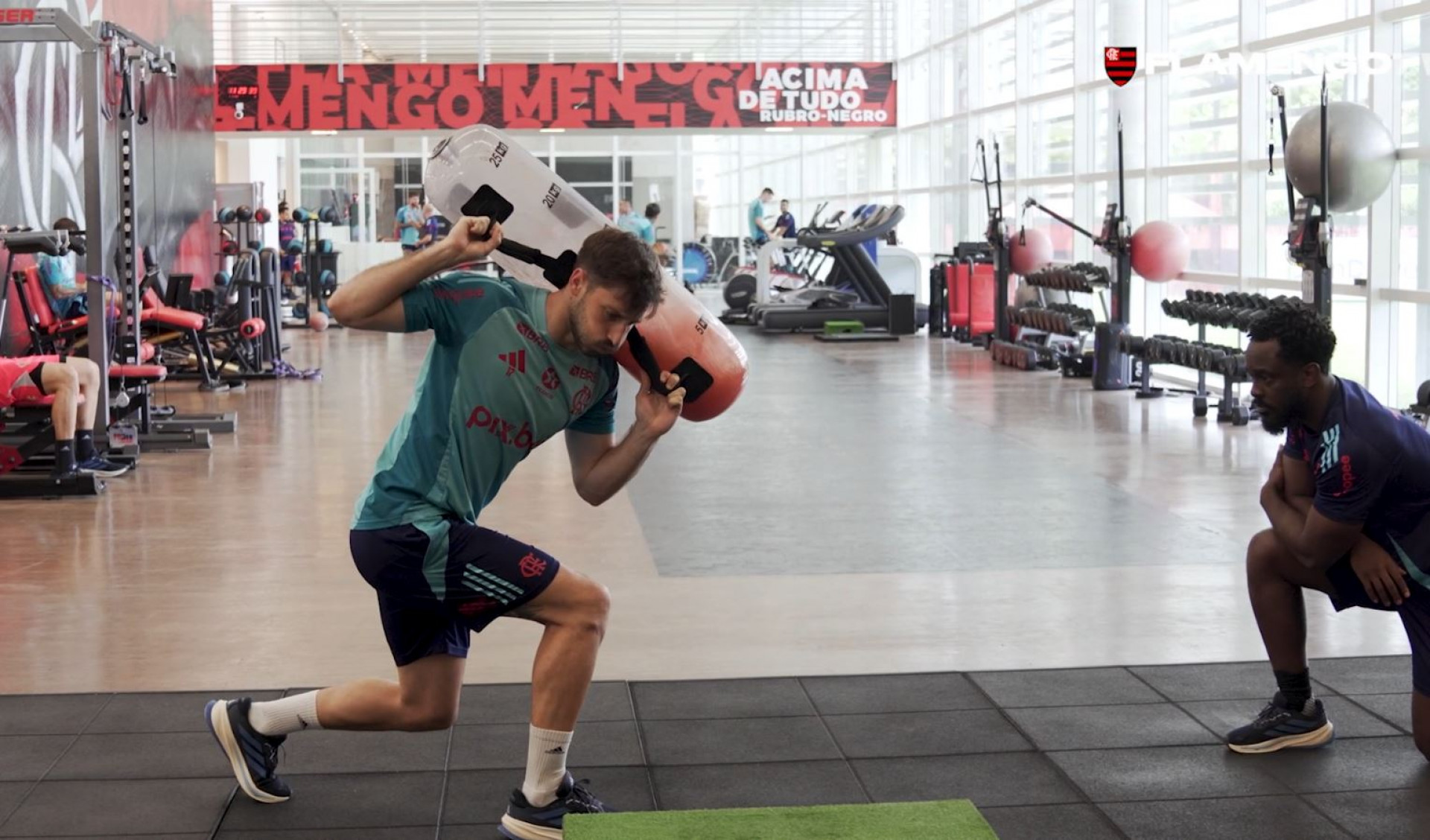 Matias Vi&ntilde;a segue atividades programadas para sua recupera&ccedil;&atilde;o no Flamengo - Reprodu&ccedil;&atilde;o