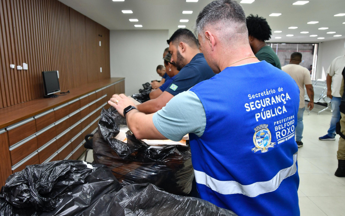 O secretário municipal de Segurança Pública, Aruak Oliveira, acompanhou a vistoria na sede do Republicanos