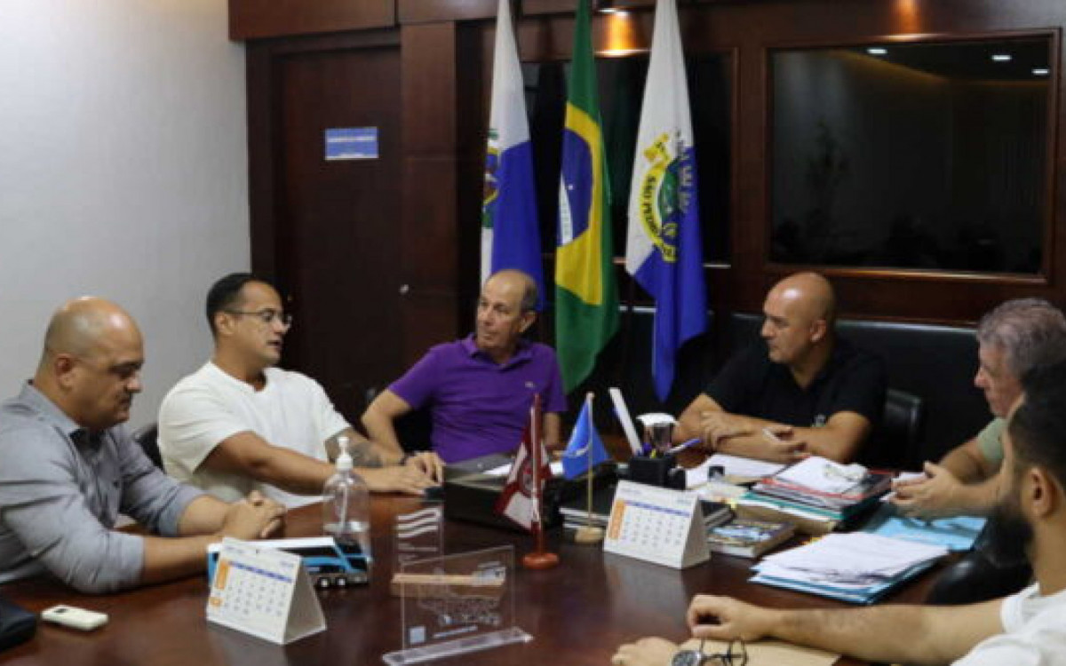 Reunião com o secretário de Governo, diretor de Desenvolvimento Econômico, e representantes da empresa