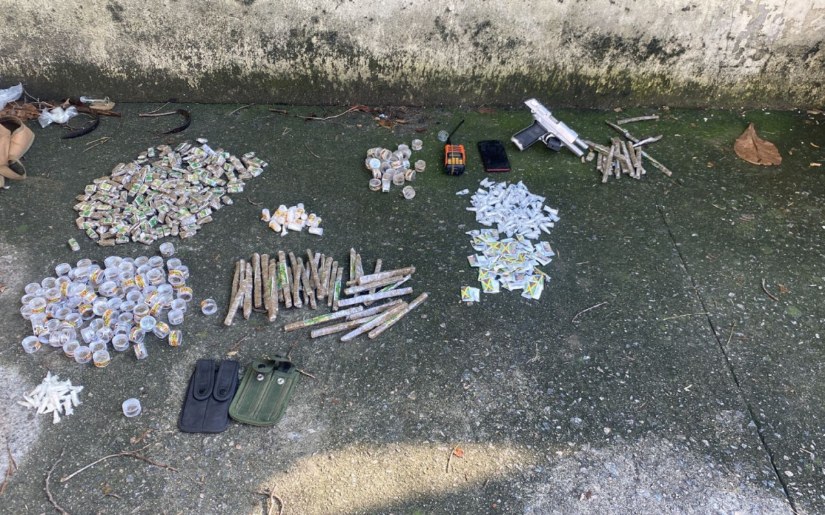 PM apreendeu pistola e drogas com suspeitos no Morar Carioca