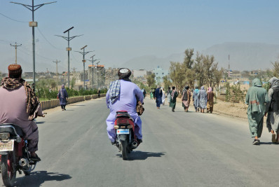 Afeganistão executa quatro homens condenados por assassinato em estádios lotados