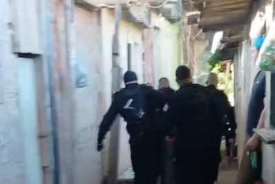 Suspeito morre e outro é preso durante confronto em Triagem