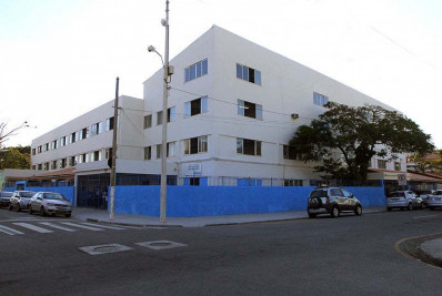 Chuvas fortes alagam escolas em Macaé e forçam suspensão das aulas nesta sexta