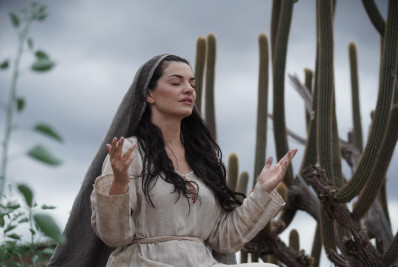 Mayana Neiva interpreta Maria na 'Paixão de Cristo' de João Pessoa