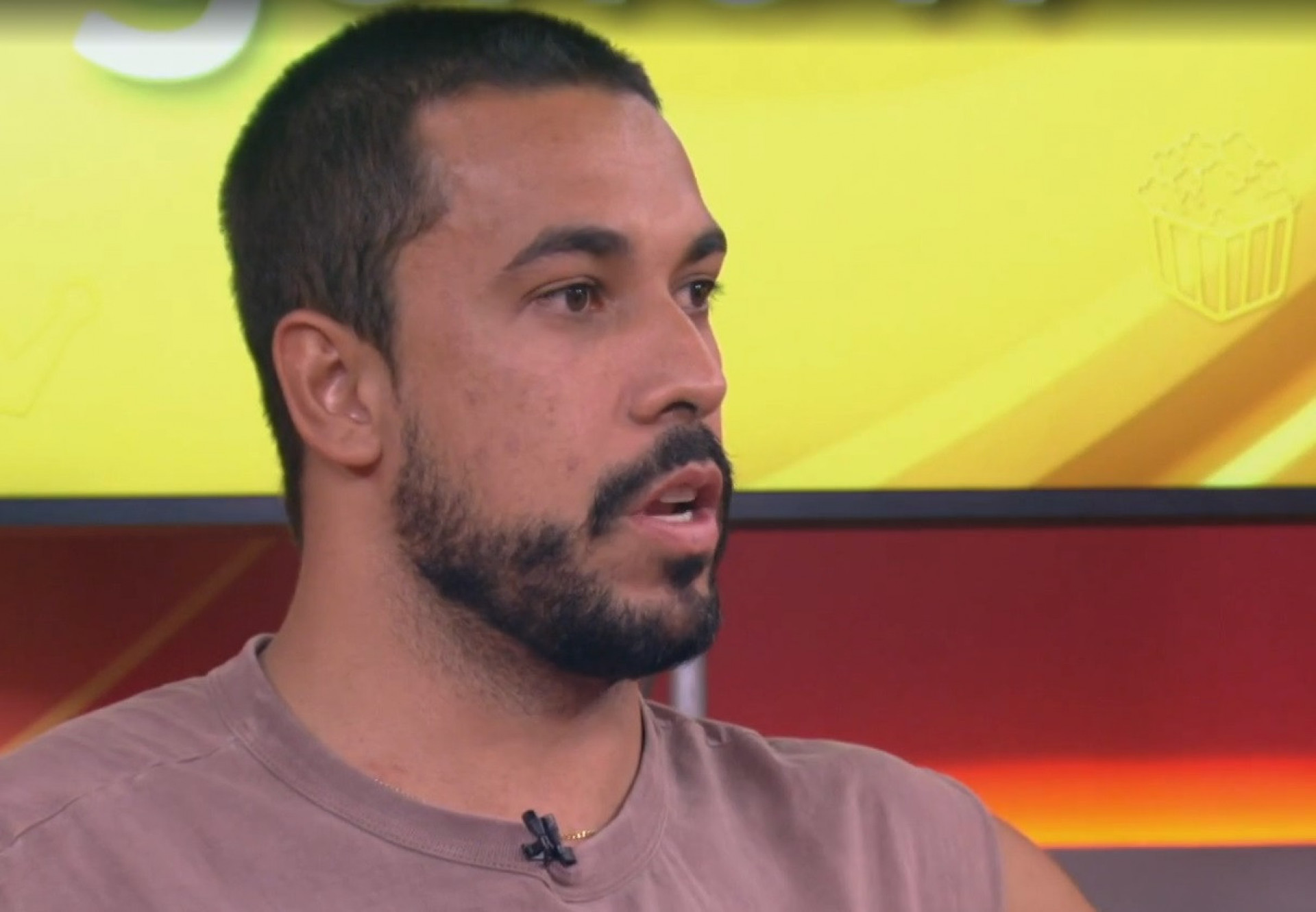 Maike - Reprodução de vídeo