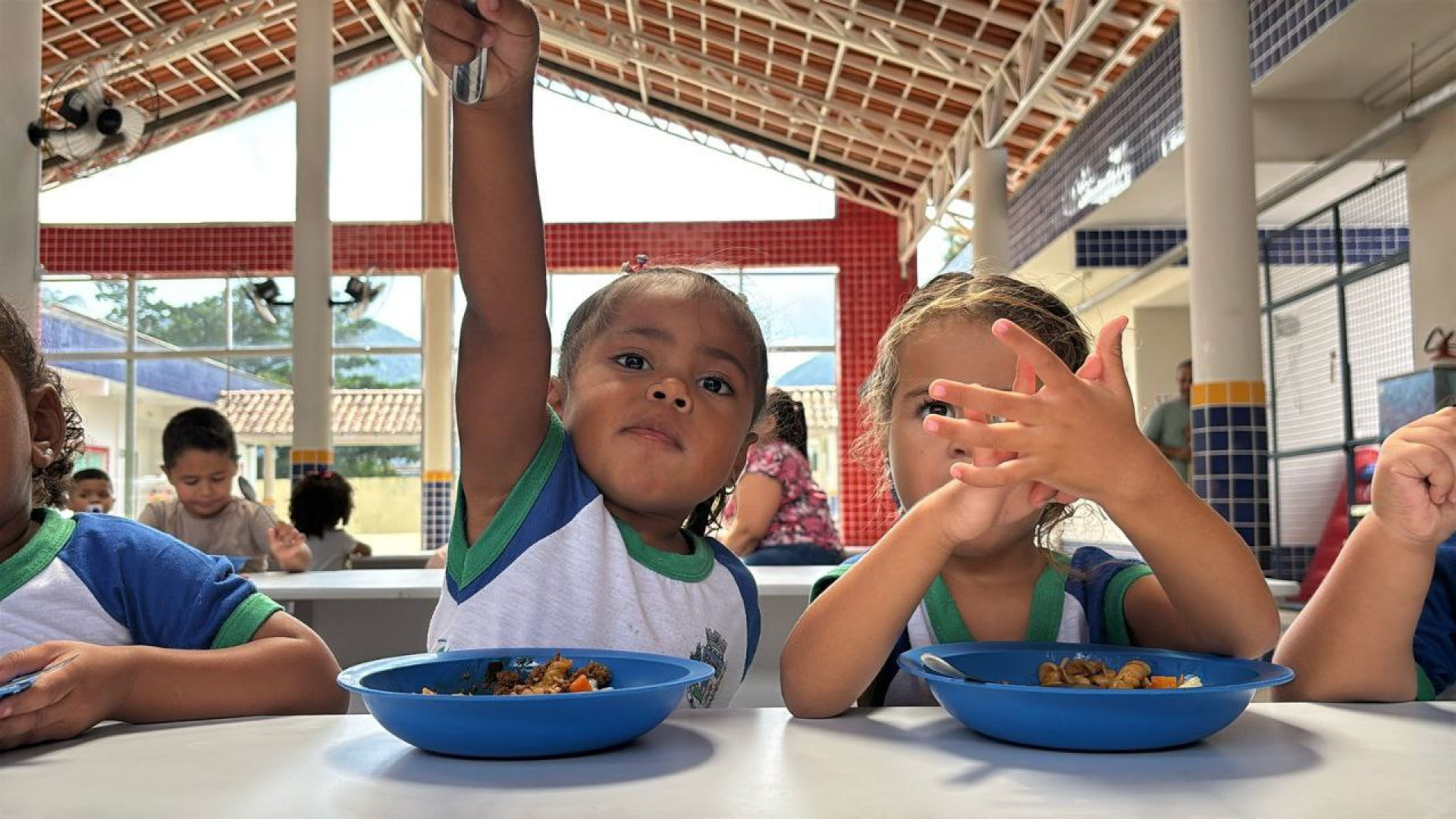 S&atilde;o oferecidos diariamente desjejum, cola&ccedil;&atilde;o, almo&ccedil;o, sobremesa, lanche, janta e fruta como sobremesa - Divulga&ccedil;&atilde;o / PMJ