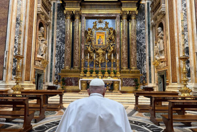 Papa Francisco visita Basílica de Santa Maria na véspera do Domingo de Ramos