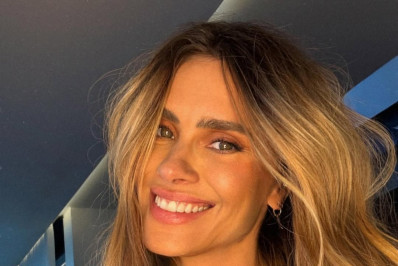 Carol Dieckmann usa terno de José em formatura e emociona 