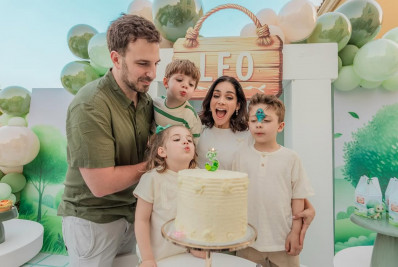 Sabrina Petraglia publica cliques do aniversário do filho caçula