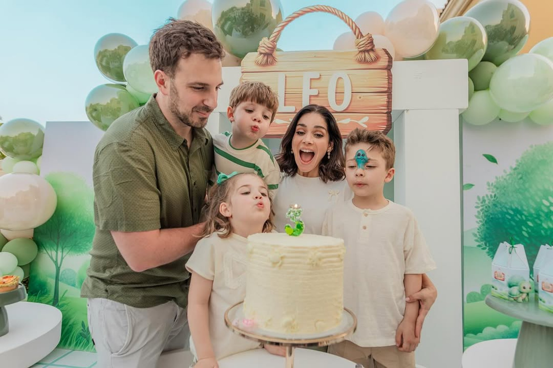 Sabrina Petraglia com a família no aniversário de Leo  - Reprodução/Instagram 