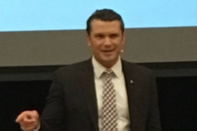 Secretário de Defesa diz em entrevista que a América Latina é 'quintal' dos EUA