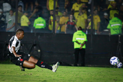 Rayan já ultrapassa número de gols pelo Vasco em 2024