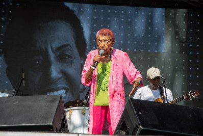 Leci Brandão recebe alta depois de susto durante show em São Paulo