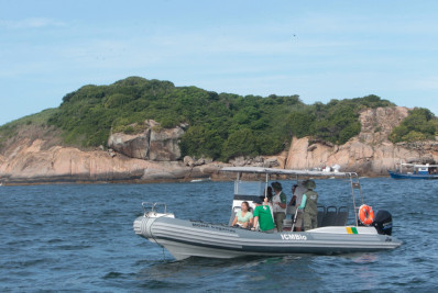 Evento na Praia de Copacabana celebra 15 anos da unidade de conservação das Ilhas Cagarras