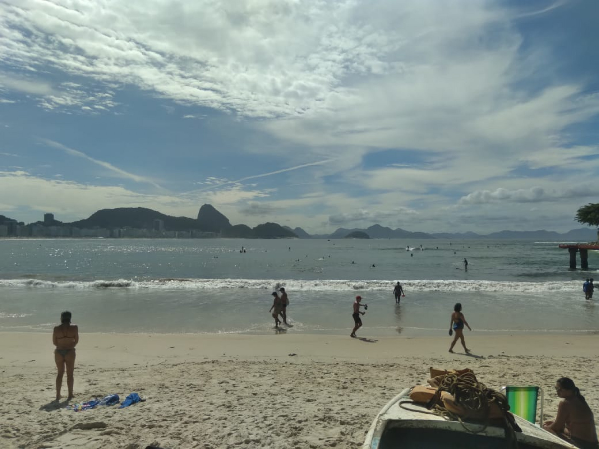 Cariocas e turistas aproveitaram dia ensolarado para ir à Praia de Copacabana - Reginaldo Pimenta / Agência O Dia