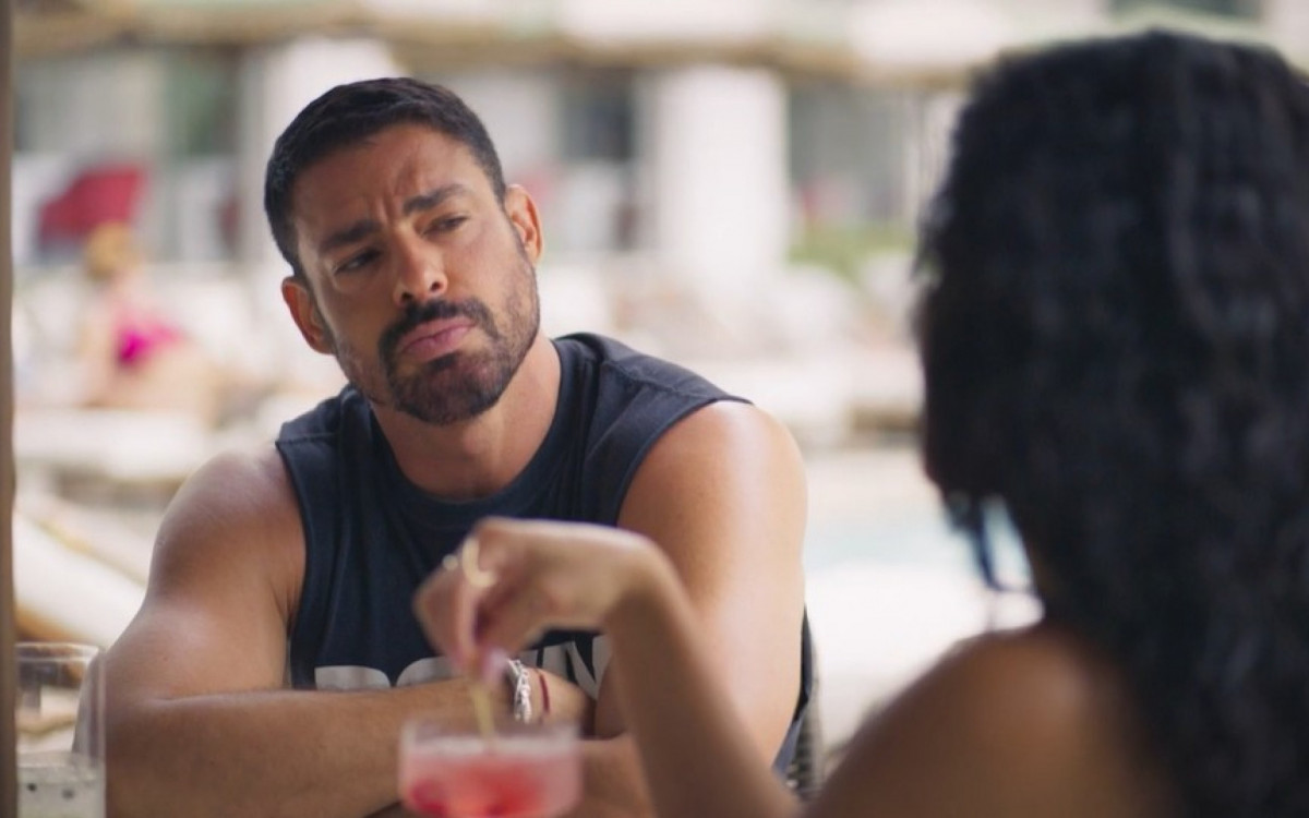 Cauã Reymond em cena com Bella Campos  - Reprodução/Globo