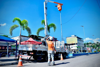 Belford Roxo: Prefeitura troca pontos de leds queimados e inicia pavimentação no Barro Vermelho