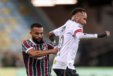 Herói do Fluminense, Samuel Xavier minimiza 'treta' com Neymar: 'Coisa de jogo'