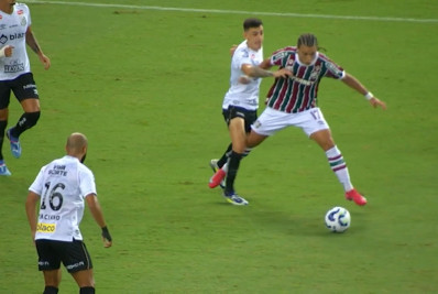 Fluminense x Santos: veja a revisão do VAR em possível pênalti em cima de Canobbio