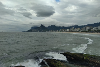Passagem de frente fria provoca chuva no Rio; veja a previsão