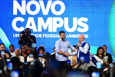 Lula destaca força da educação para garantir dignidade ao cidadão