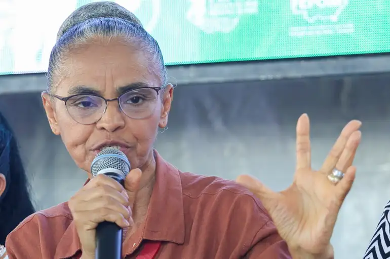 Marina Silva é derrotada em eleição interna da Rede e aliado de Heloísa Helena vence