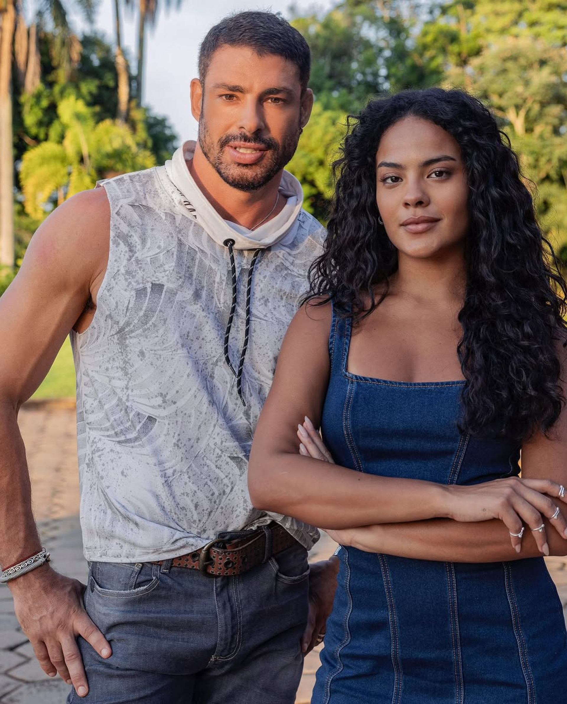 Cauã Reymond e Bella Campos são César e Maria de Fátima em 'Vale Tudo' - Reprodução/Instagram