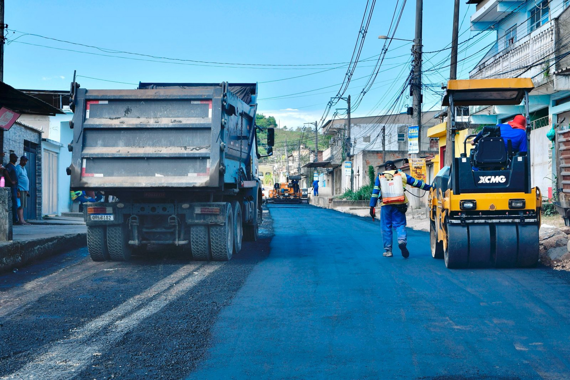 Ruas do Barro Vermelho come&ccedil;aram a ser pavimentadas no &uacute;ltimo s&aacute;bado - Jeovani Campos / PMBR