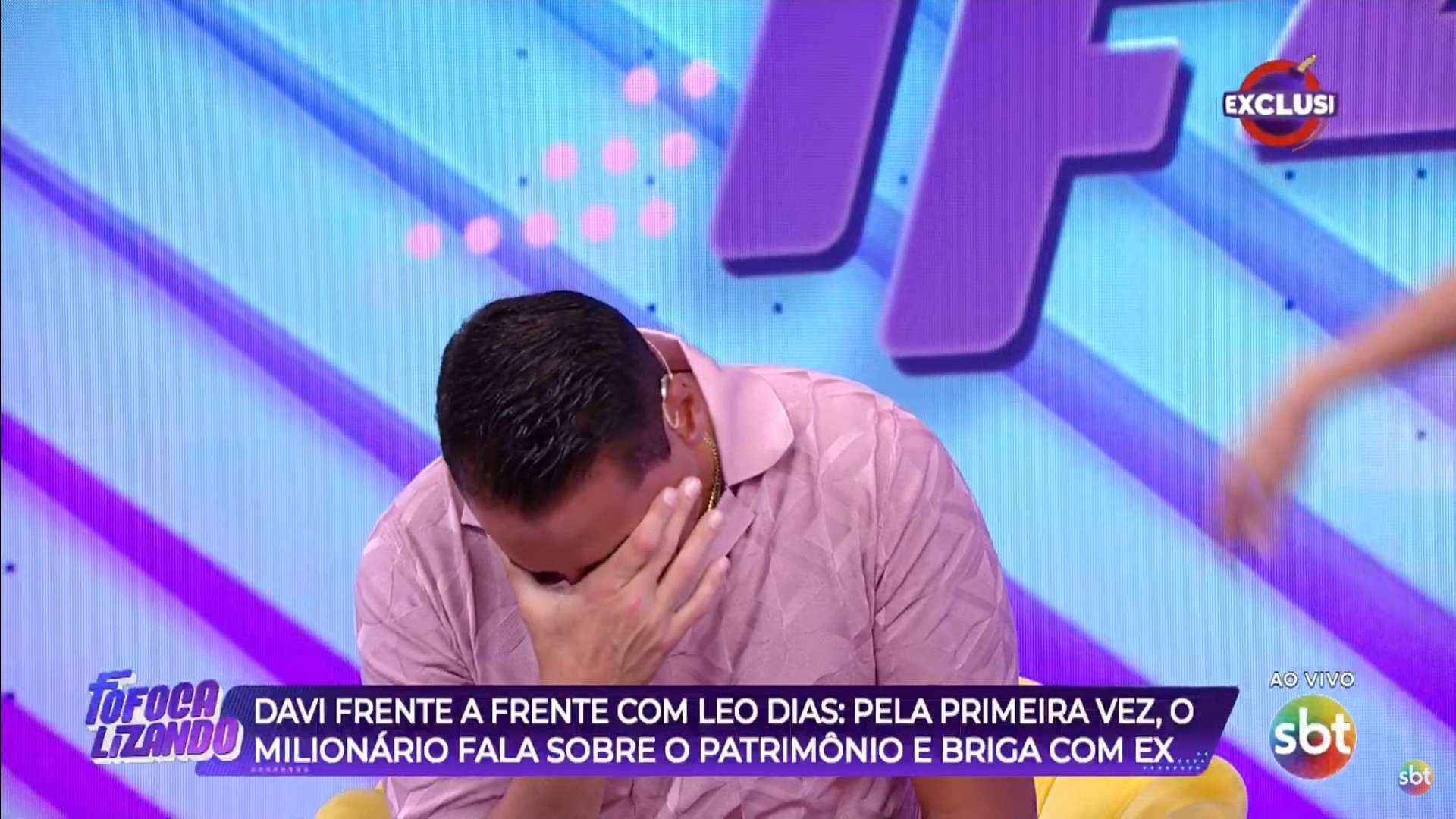 Leo Dias volta ao 'Fofocalizando', do SBT, após internação por pneumonia  - Reprodução / SBT