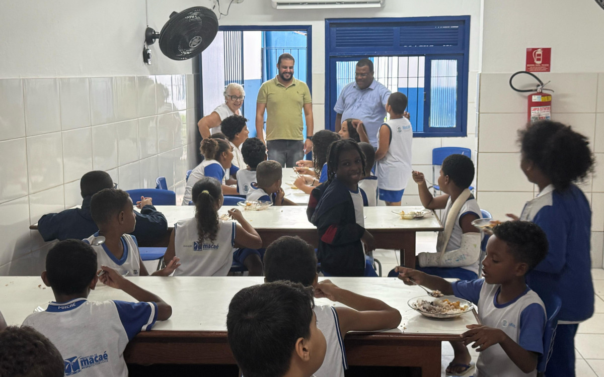 Alimentos frescos, cardápio variado e pratos típicos reforçam saúde e identidade cultural dos estudantes macaenses