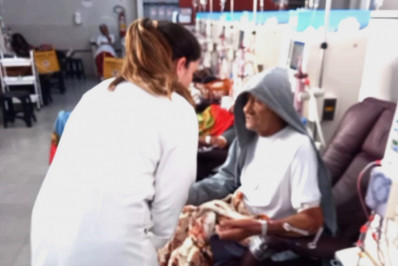 Pacientes de Hemodiálise ouvem palestras educativa durante procedimento em Belford Roxo