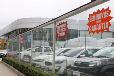 Vendas de veículos financiados têm queda em março