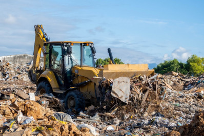 Mutirão da Prefeitura de Duque de Caxias combate lixão irregular