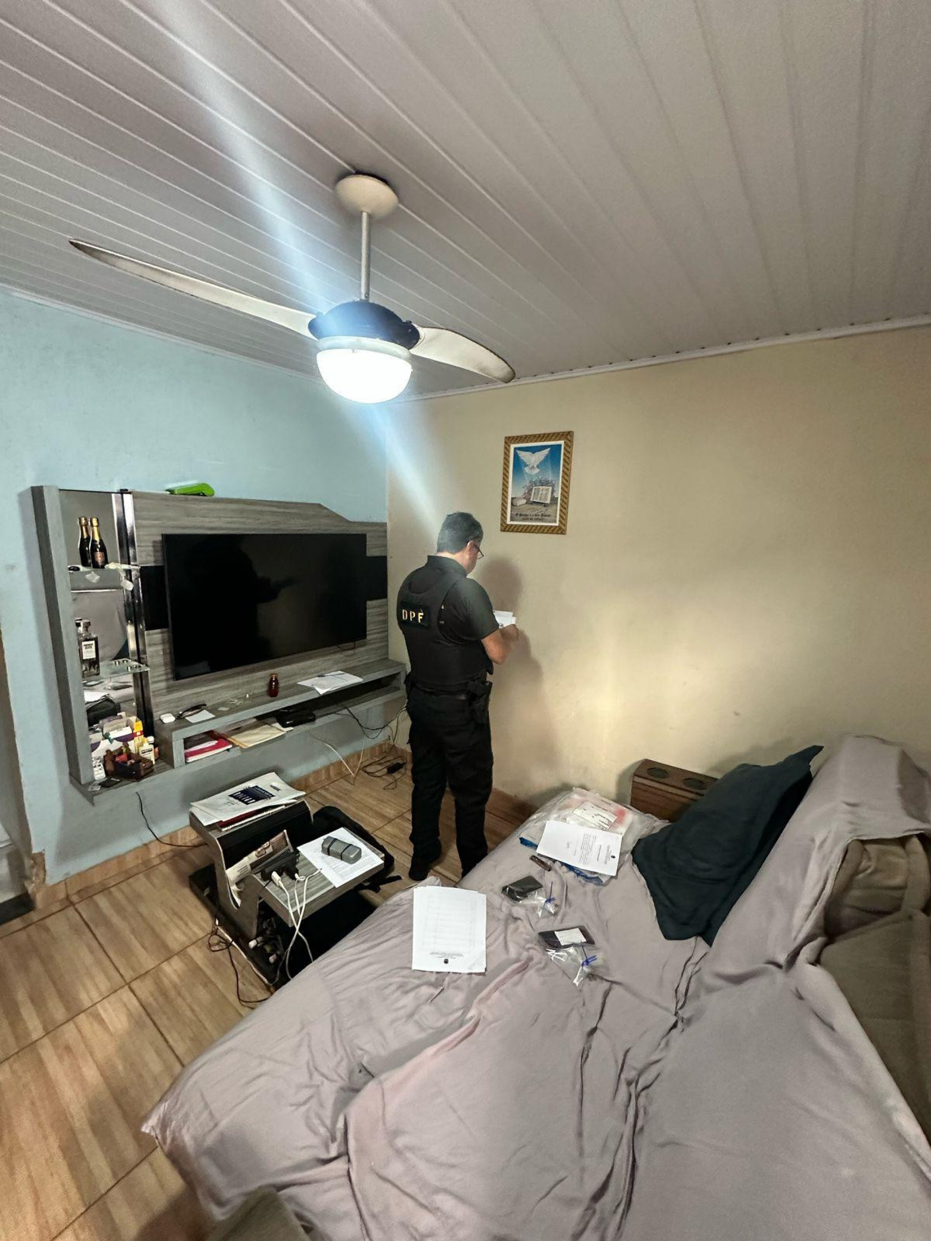 Quadrilha cooptava funcionários da Caixa e Lotéricas, que recebiam propinas para viabilizar acesso à contas por meio do Caixa Tem