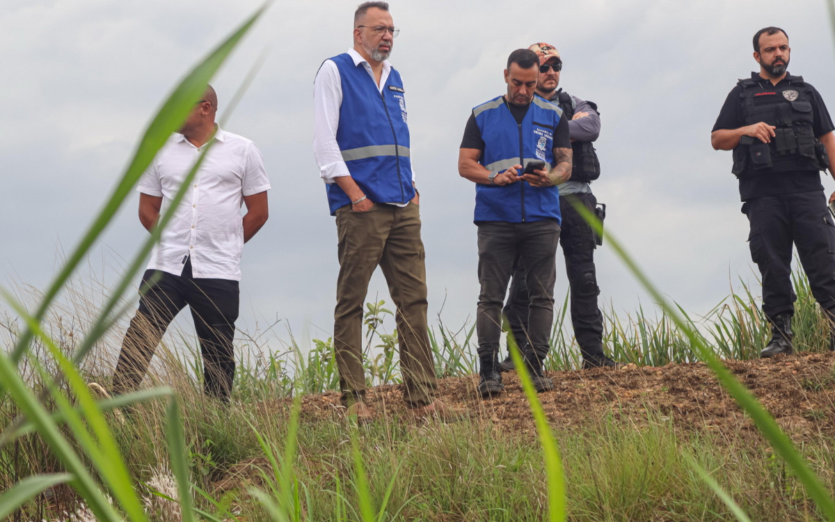 O prefeito Márcio Canella recebeu pelo celular a denúncia do cemitério clandestino