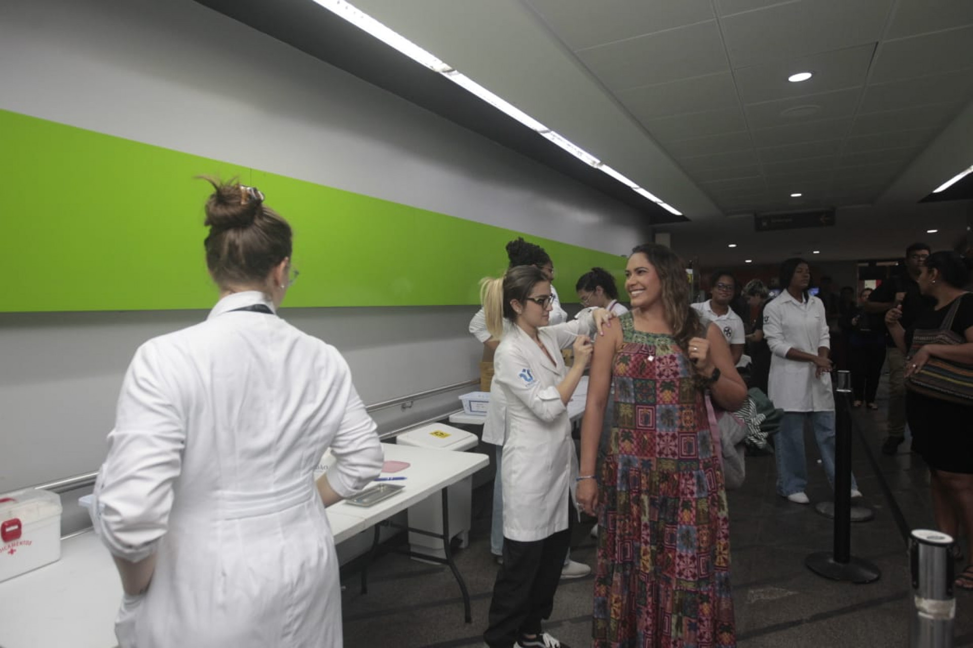 Campanha de vacinação contra gripe e o sarampo na estação do metrô de Botafogo - Reginaldo Pimenta/Agência O DIA