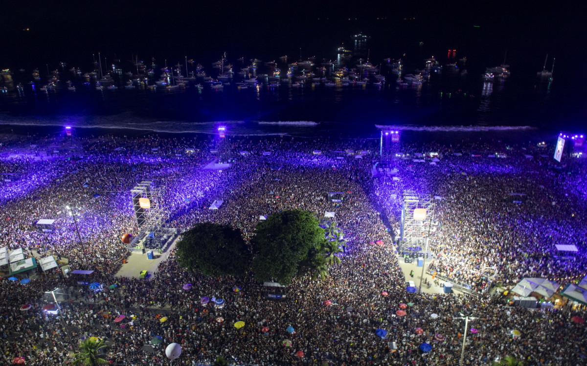 Público em Copacabana no show da Madonna, em maio de 2024. A cidade bombou com os turistas estrangeiros, nacionais e a galera local