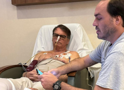 Bolsonaro permanece na UTI e tem melhora em exames laboratoriais