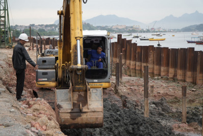 Revitalização na Praia das Pedrinhas segue avançando