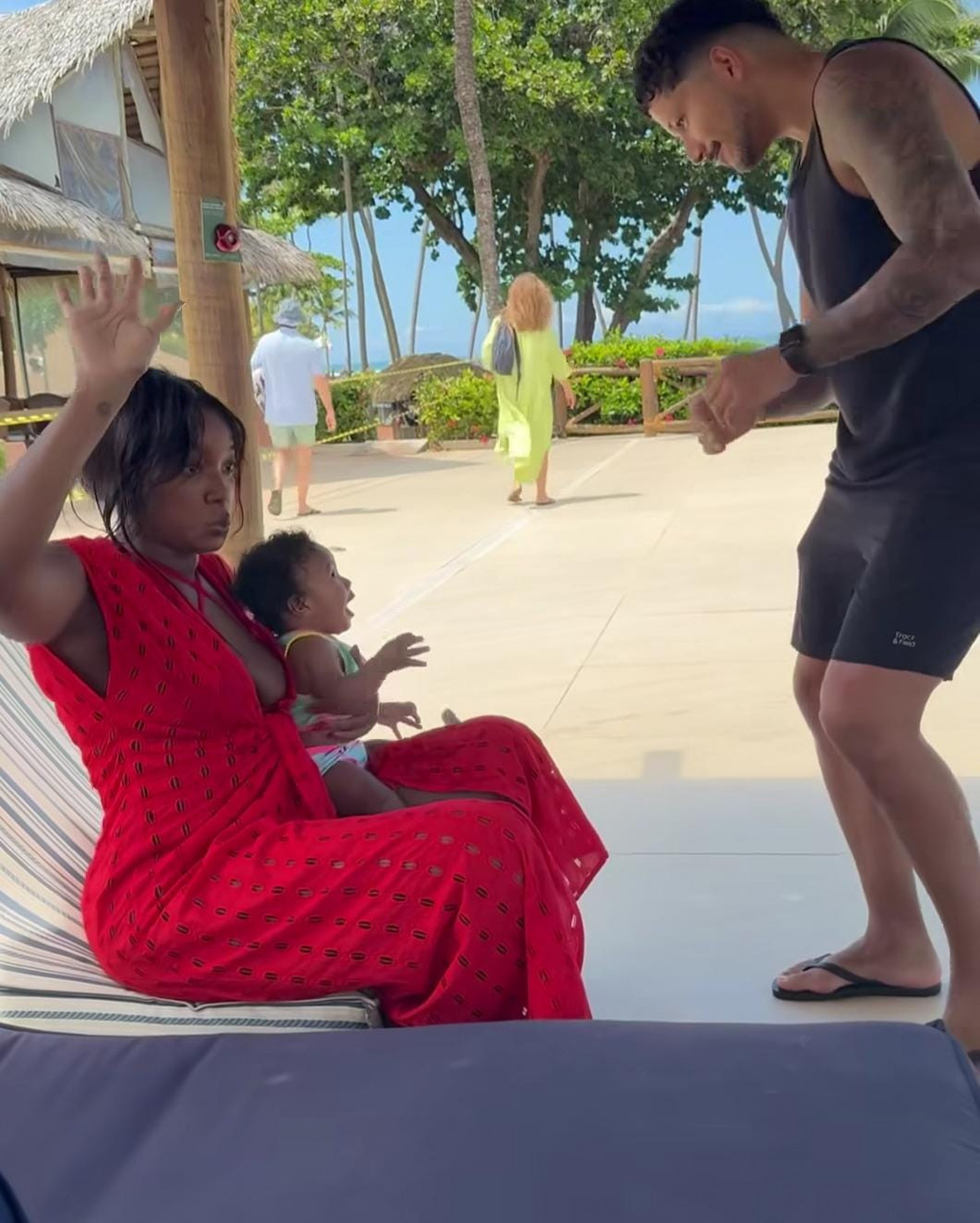 Yuri Lima compartilha registros de viagem com Iza e a filha - Reprodução de vídeo / Instagram