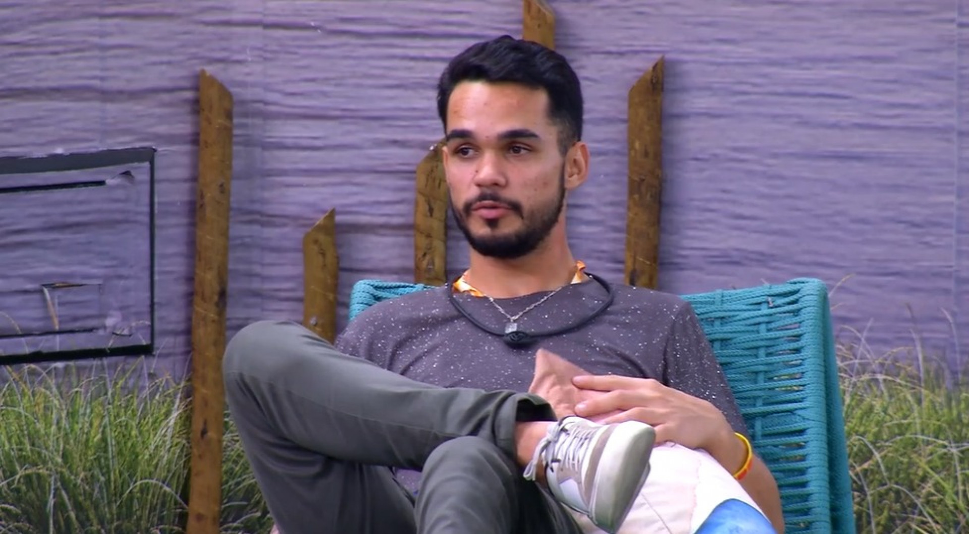 Vitória Strada conta para João Pedro como foi contar para pessoas próximas que estaria no 'BBB 25' - Reprodução Globoplay