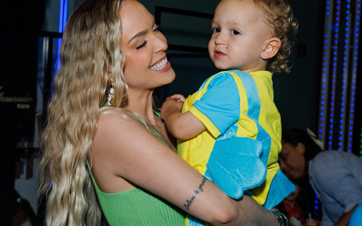 Tata Estaniecki e o filho mais novo, Caio