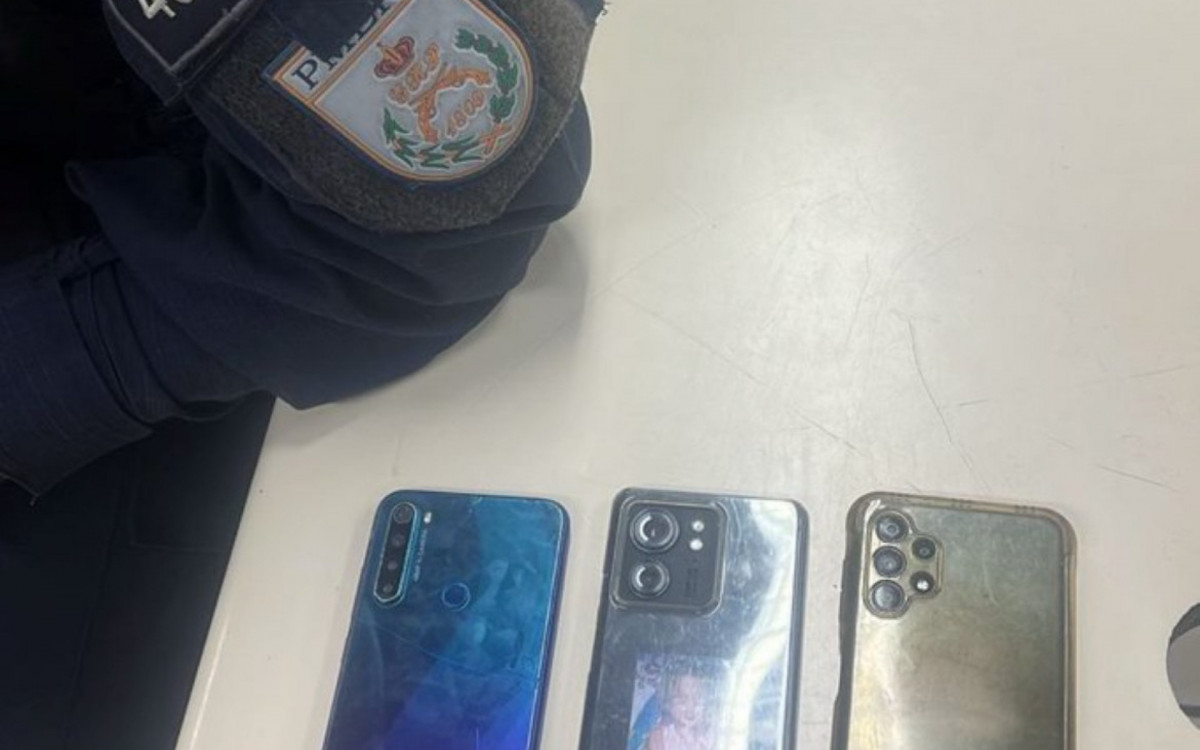 Celulares recuperados em Cosmos