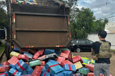 Operação apreende caminhão com mais de sete toneladas de maconha