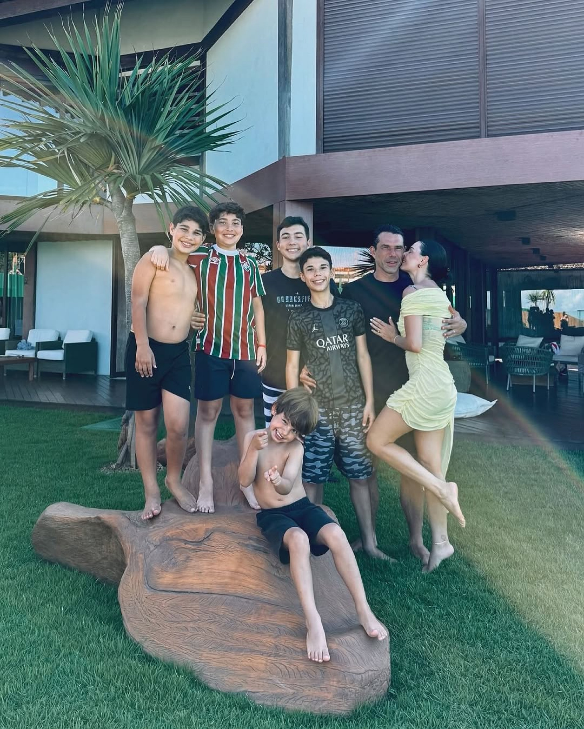 Isis Valverde com a família - Reprodução/Instagram