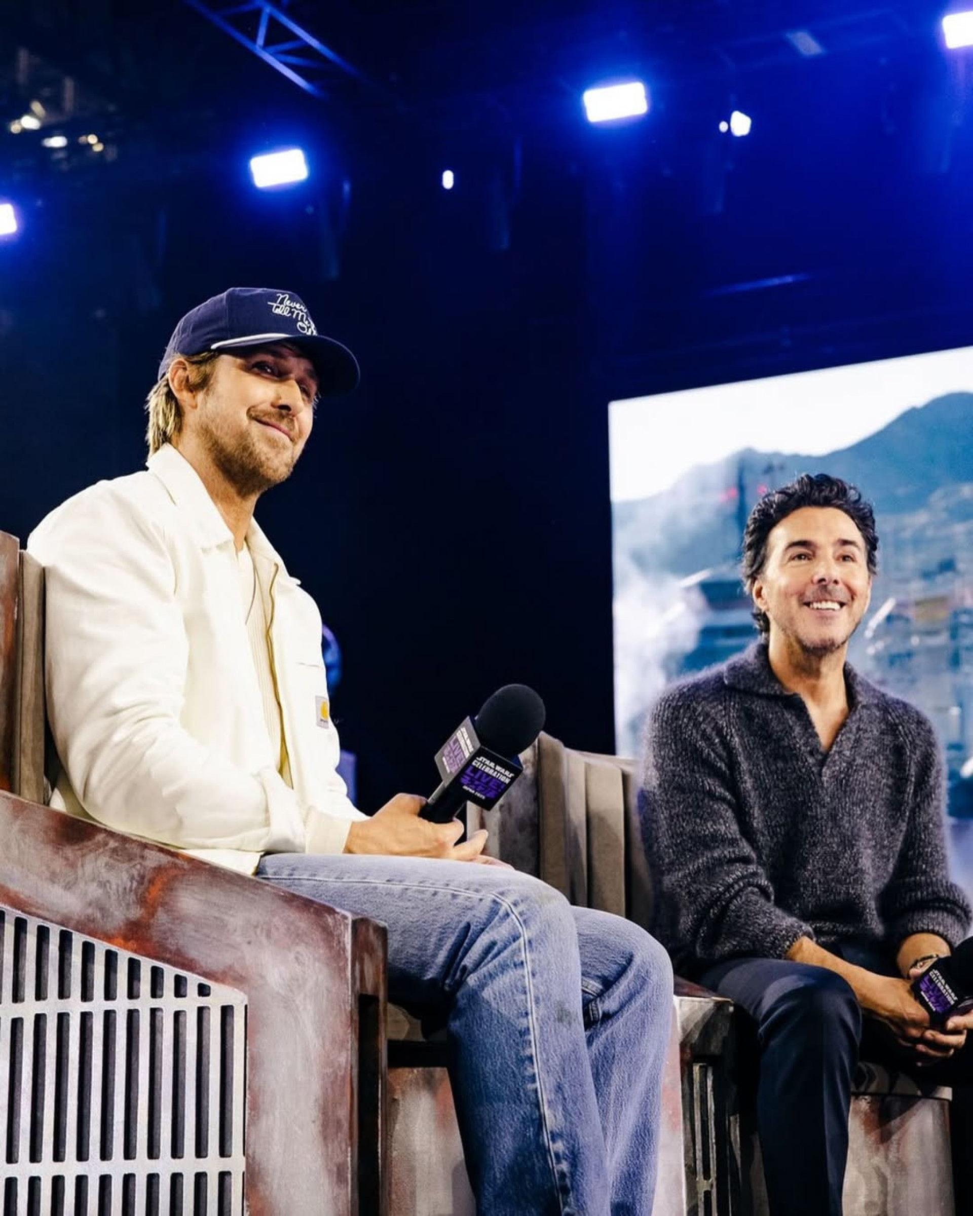 Ryan Gosling e Shawn Levy durante o evento Star Wars Celebration, no Japão - Reprodução / Instagram