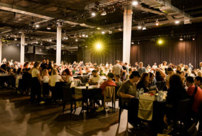 Mais de 900 pessoas jogam Monopoly e quebram recorde mundial em tributo a menina vítima de câncer no cérebro