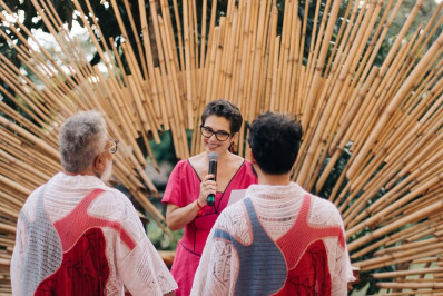 Sandra Annenberg celebra casamento de amigos em Goiás 