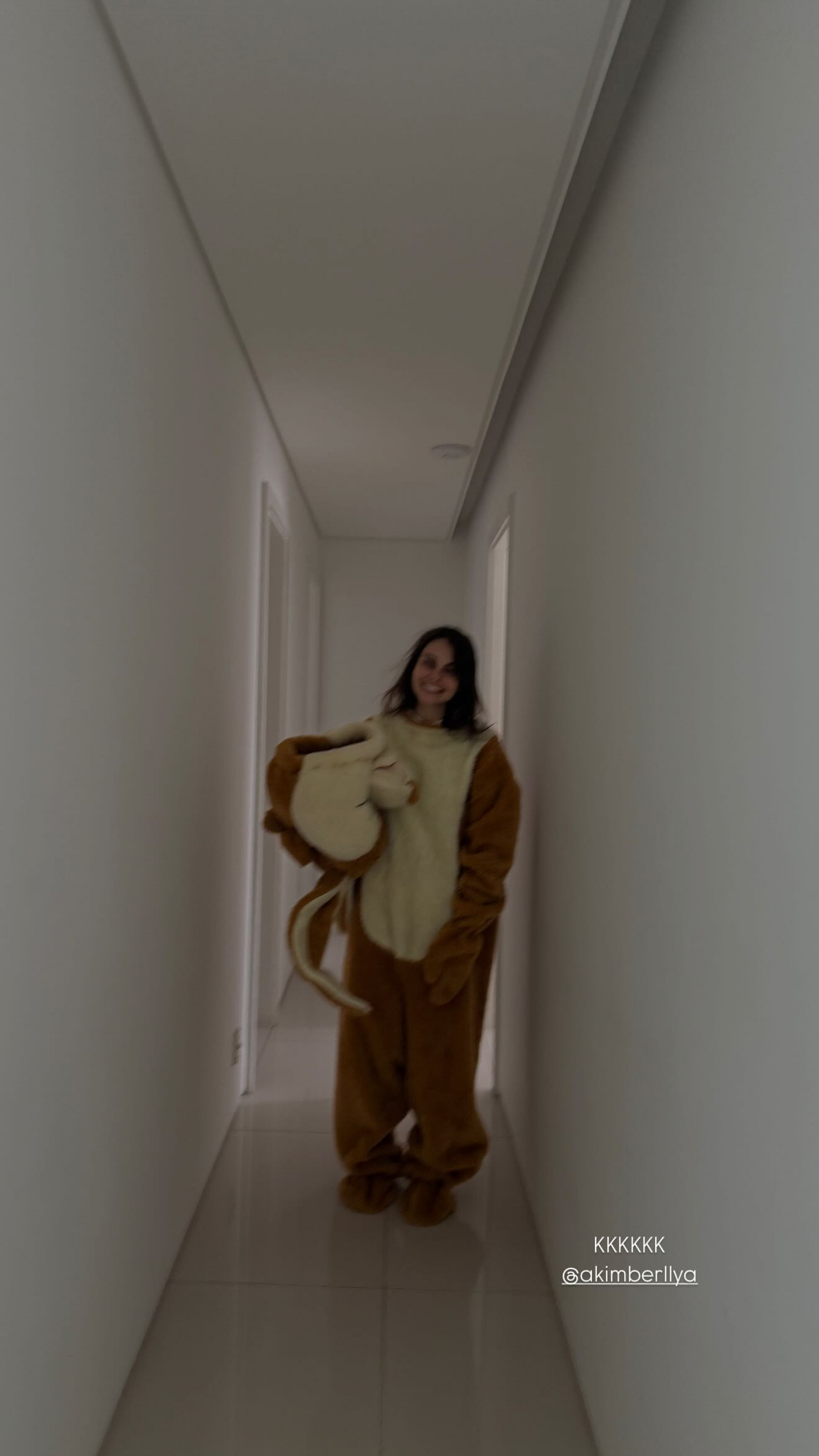 Amanda Kiberlly se fantasia de coelhinho da Páscoa para filha com Neymar - Reprodução / Instagram